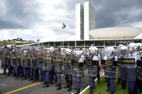 Decreto de segurança de Bolsonaro vai espionar opositores e movimentos sociais