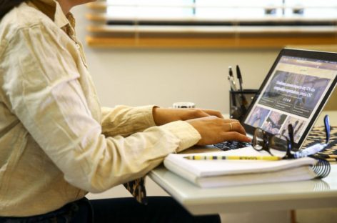 Trabalhador em sobreaviso acionado nas folgas tem direito a hora extra