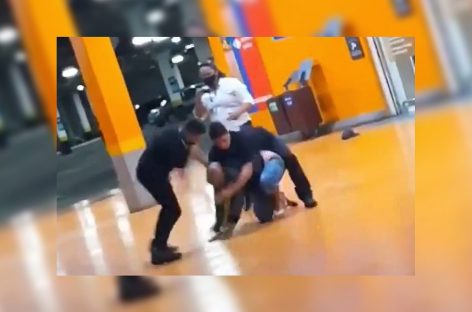 Homem negro é espancado até a morte por seguranças de Carrefour em Porto Alegre