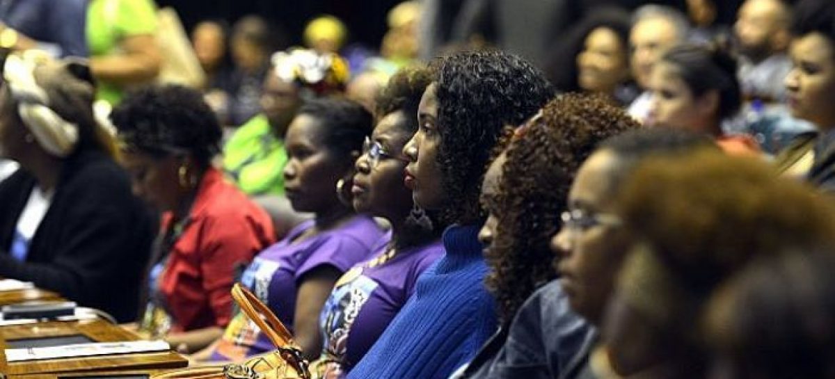 Negros ocupam apenas um décimo das cadeiras no Poder Legislativo do Brasil