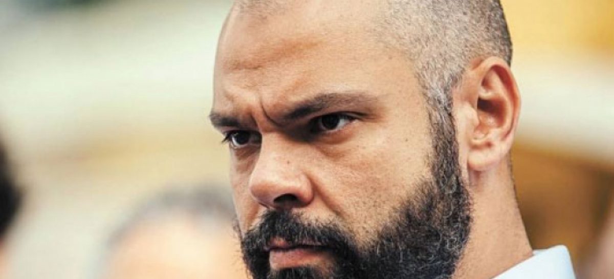 Denúncia de salários milionários em SP e apagão no AP expõem mazelas da privatização