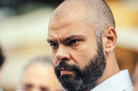 Denúncia de salários milionários em SP e apagão no AP expõem mazelas da privatização