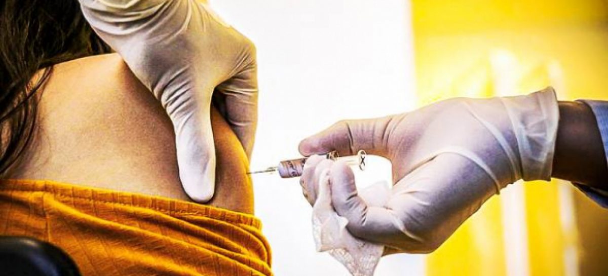 Plano de vacinação de Bolsonaro é insuficiente e tem assinaturas não autorizadas