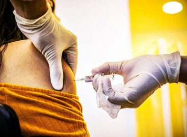 Plano de vacinação de Bolsonaro é insuficiente e tem assinaturas não autorizadas