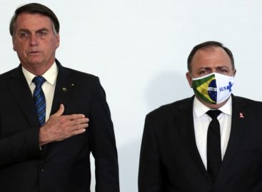 Disputa pela vacina mostra que Bolsonaro não tem condições de continuar, diz analista