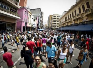 Sem auxílio emergencial, governo estuda antecipar 13º do INSS e abono salarial