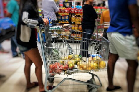 Com alta dos alimentos inflação dispara, chega a 4,52% e fica acima da meta