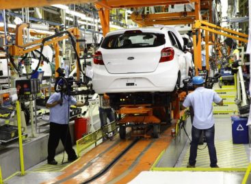 Brasil perde R$ 3 bi em arrecadação e 119 mil empregos com fim da Ford, diz Dieese