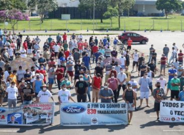 Justiça do Trabalho paralisa demissões em massa da Ford em Taubaté e Camaçari