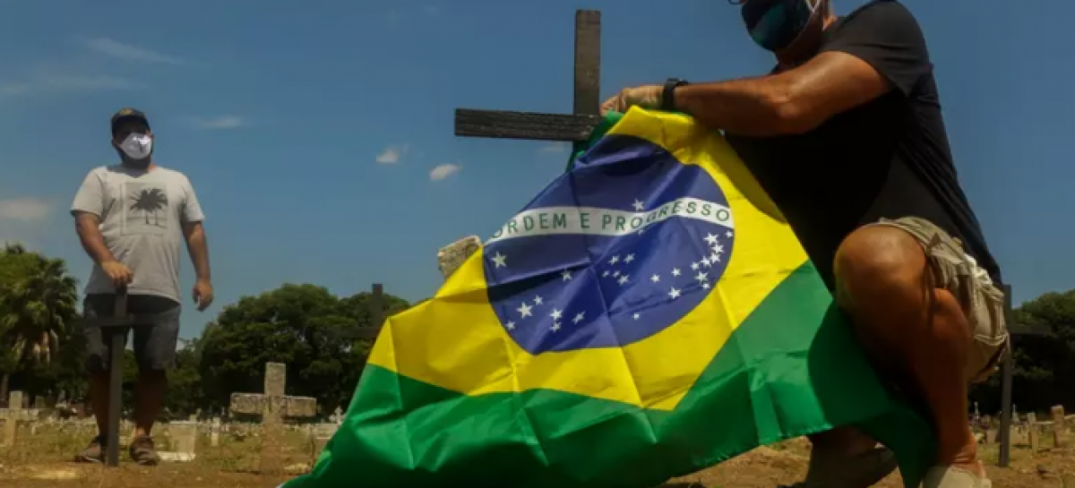 Com mais de mil mortes por dia, Brasil passa de 225 mil vidas perdidas para Covid-19