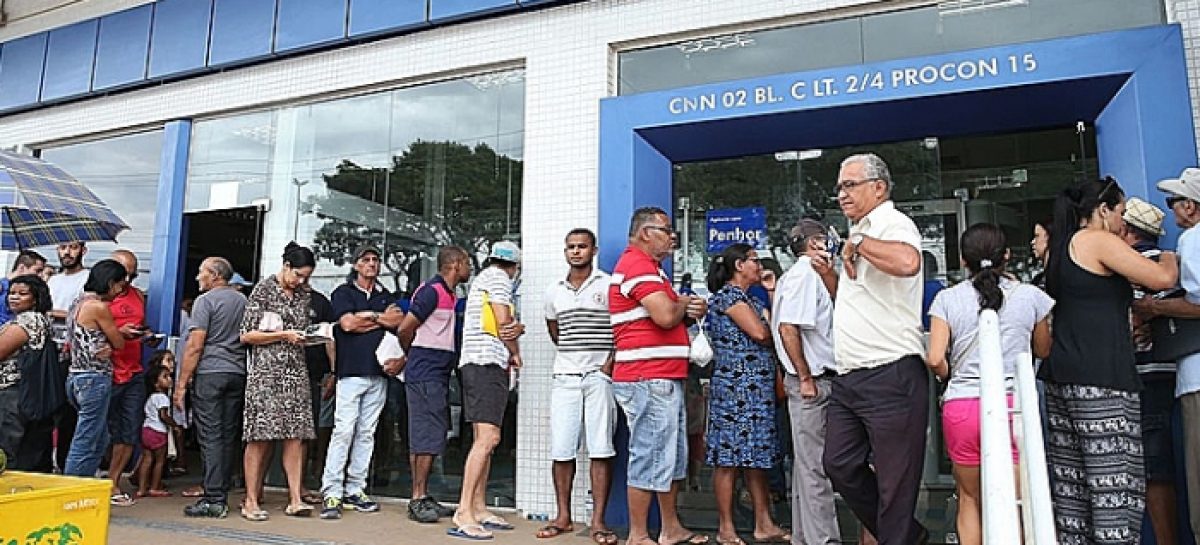 Auxílio de três parcelas de R$ 200 proposto pelo governo é inaceitável, diz CUT