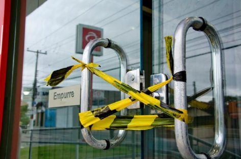 Com aval do governo, bancos fecham agências e demitem mais de 10 mil trabalhadores