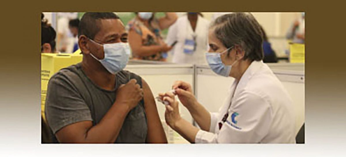 Trabalhadores que se recusarem a tomar a vacina poderão ser demitidos, orienta MPT