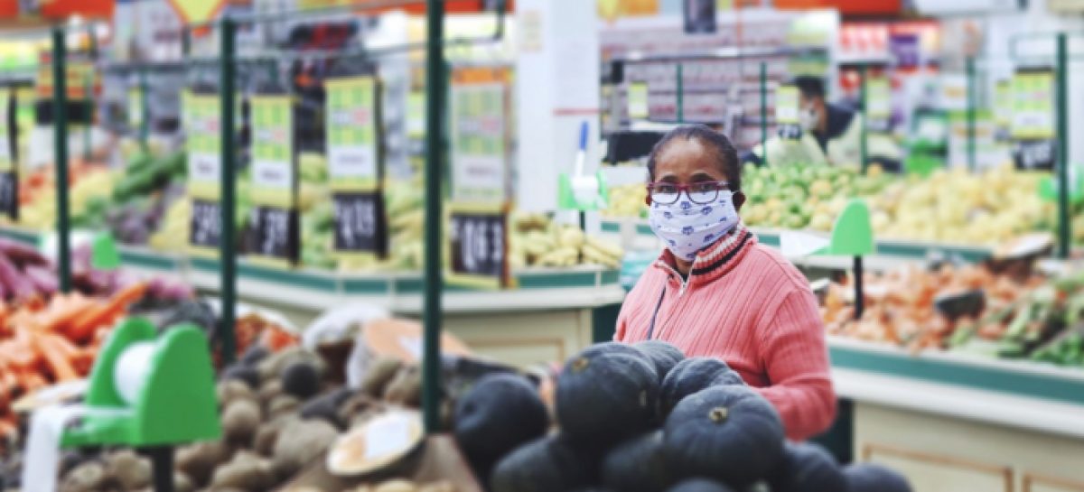 Alimentos sobem mais do que a inflação e reajustes salariais têm média negativa