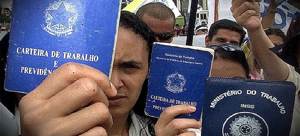 Desemprego é recorde em 20 estados. Em metade do país, maioria não tem ocupação