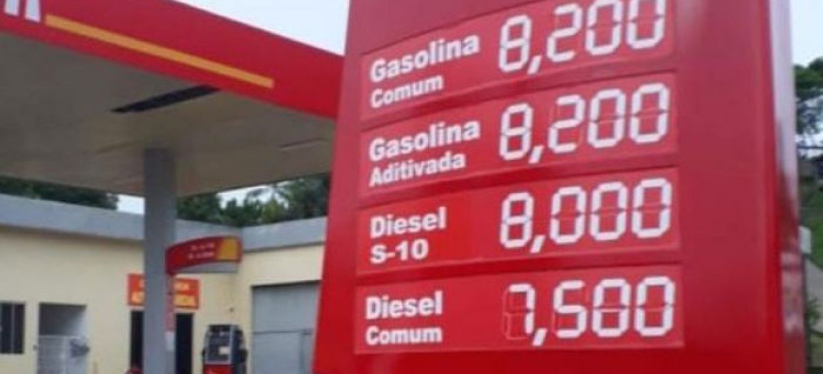 Preço da gasolina explode e litro chega a custar até R$ 8,20 em algumas regiões