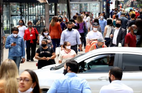 74% dos brasileiros acham que país está no rumo errado. Índice supera média mundia