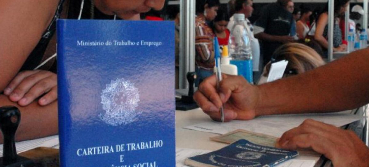 Seguro-desemprego será usado para pagar corte de jornada e suspensão de contrato