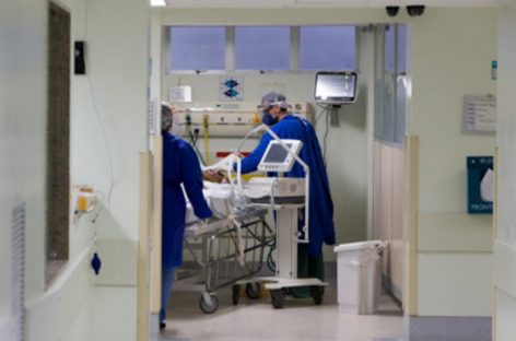 Em onda mais letal, Brasil ultrapassa EUA em casos diários de Covid-19