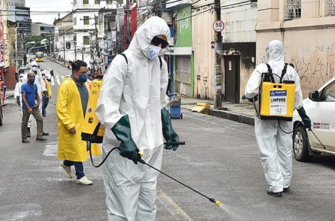 Salto de mortes e casos no Brasil assusta cientistas e instituições internacionais