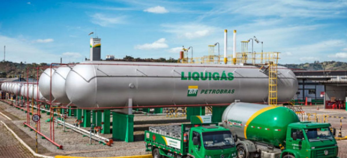 Nova lei do gás é desmonte da Petrobras e não barateia produto, diz ex-presidente