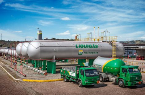 Nova lei do gás é desmonte da Petrobras e não barateia produto, diz ex-presidente