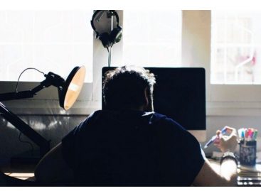 Pressão, medo do desemprego, perda de direitos: o outro lado da pandemia