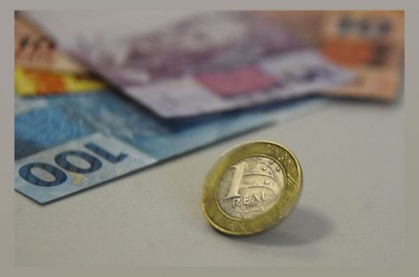 Governo propõe apenas R$ 47 de reajuste do salário mínino de 2022