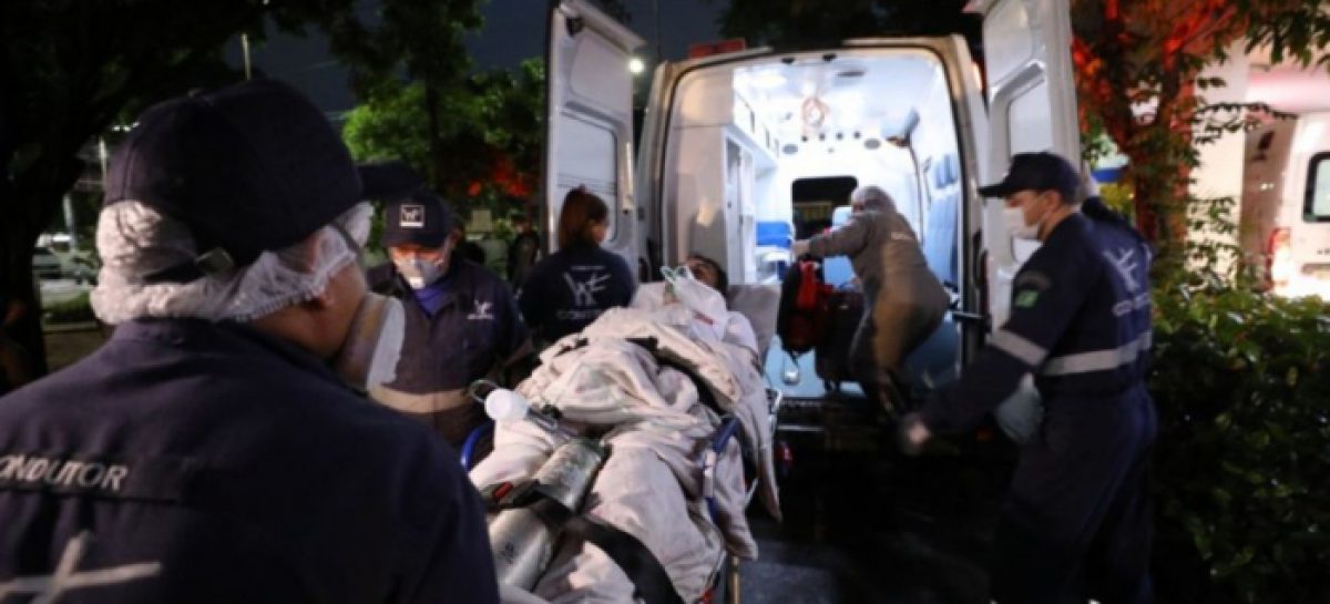 Brasil passa de 340 mil mortes e há risco de falta de oxigênio em mais mil cidades