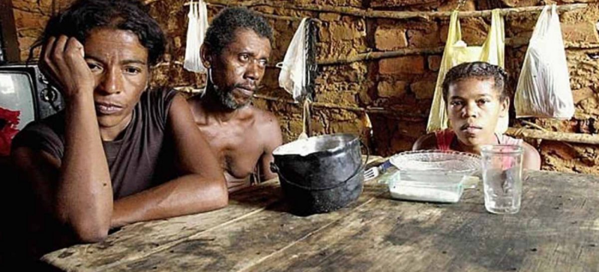 País pode viver caos social com auxílio emergencial menor e a alta dos alimentos