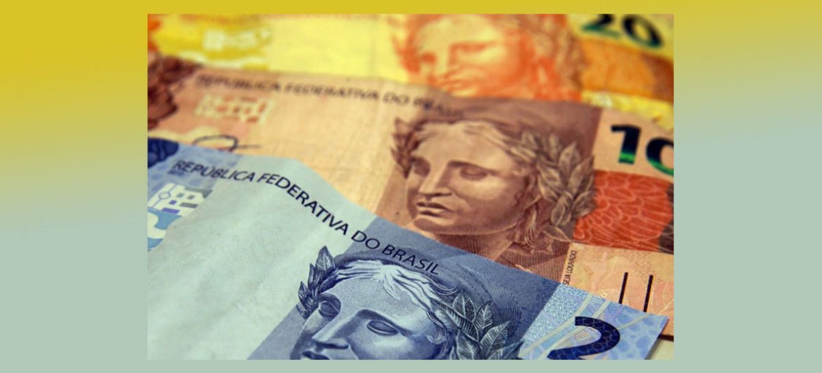 Enquanto mínimo fica abaixo da inflação, Bolsonaro reajusta seu salário em R$ 2 mil