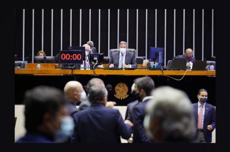 Saiba quem são os deputados que votaram pela privatização da Eletrobras