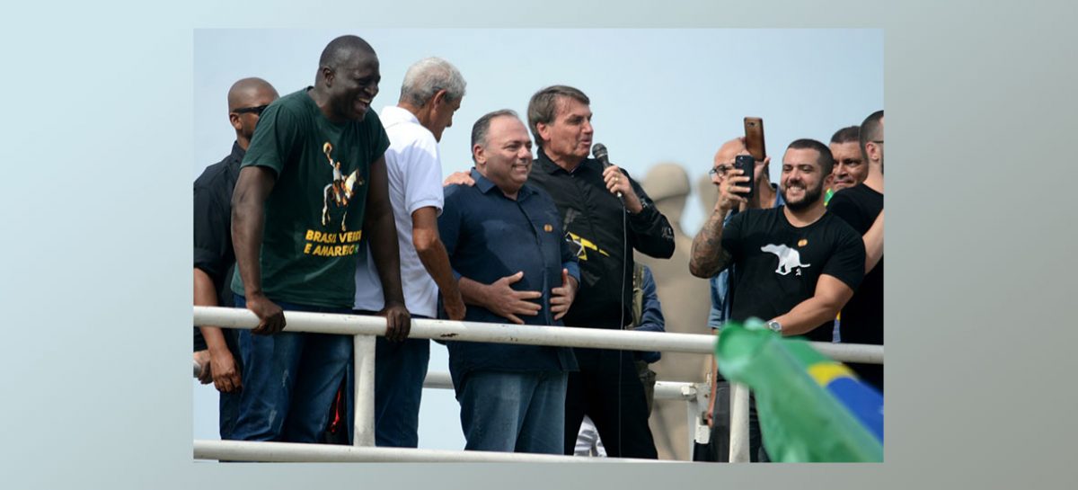Pazuello será punido e enviado a reserva após ida à manifestação com Bolsonaro