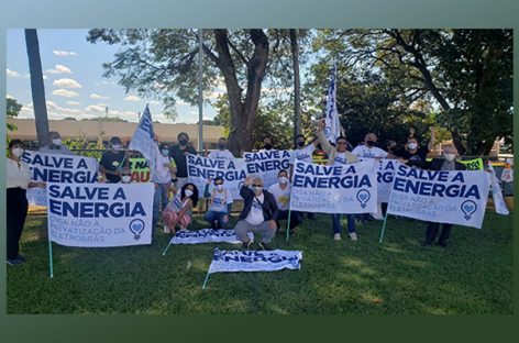 Trabalhadores da Eletrobras realizam “blitz” do apagão no Senado