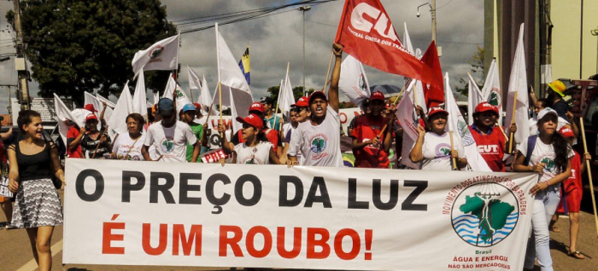 Com Bolsonaro, conta de luz deve ter reajuste de mais de 20% na bandeira vermelha