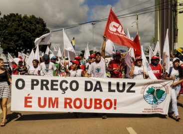 Com Bolsonaro, conta de luz deve ter reajuste de mais de 20% na bandeira vermelha