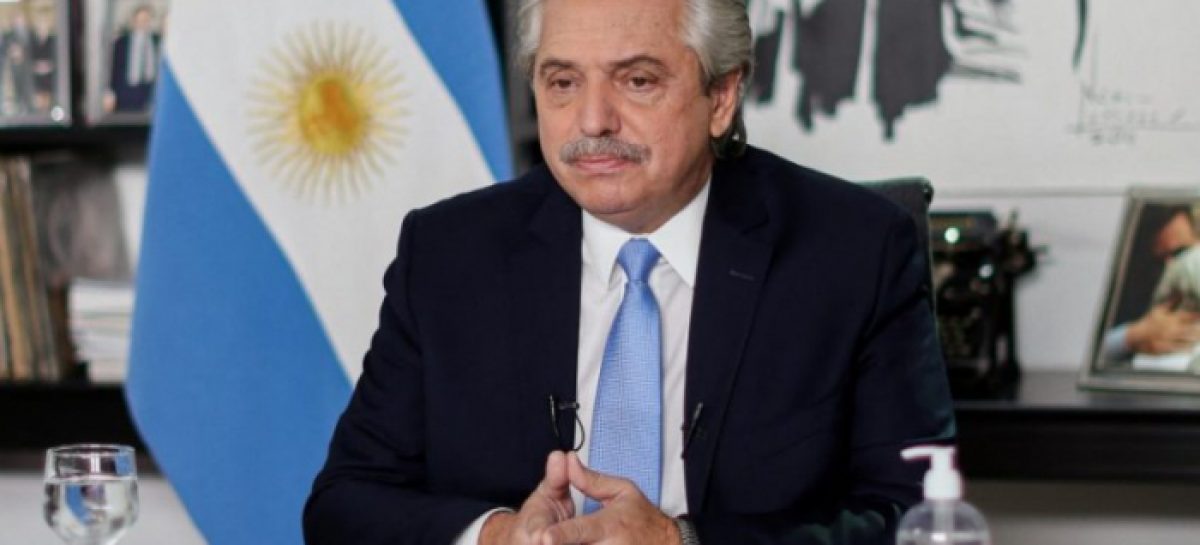Presidente da Argentina reestatiza empresas de energia e termelétricas