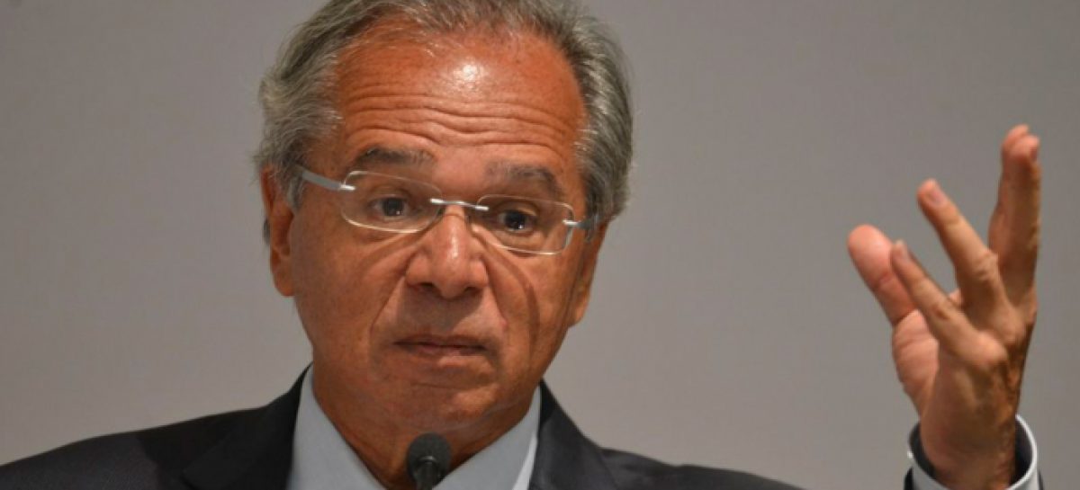Contra a fome, Paulo Guedes defende dar ‘excessos’ da classe média aos pobres