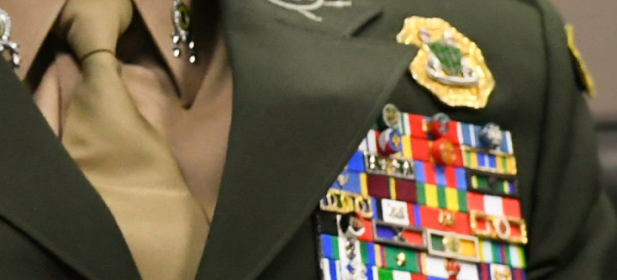 Filhas de militares recebem até R$ 117 mil por mês de pensão, revela estudo