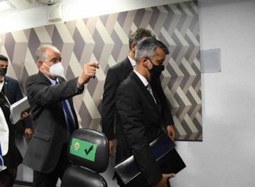 Ex-diretor da Saúde é solto sob fiança e militares criticam presidente da CPI