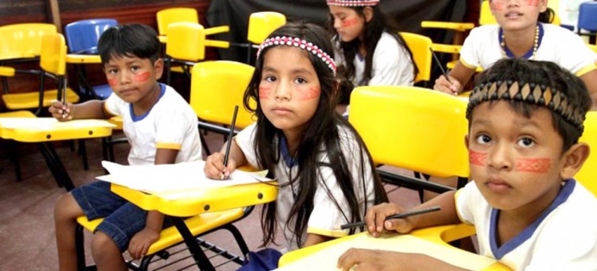 Bolsonaro vai ao STF contra obrigação de levar internet a alunos de escola pública