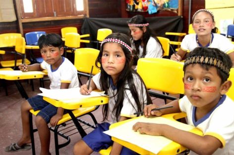 Bolsonaro vai ao STF contra obrigação de levar internet a alunos de escola pública