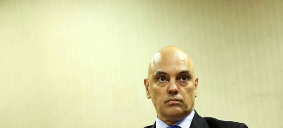 Moraes manda provas ao TSE e fortalece ações que podem levar à cassação de Bolsonaro