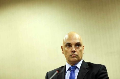 Moraes manda provas ao TSE e fortalece ações que podem levar à cassação de Bolsonaro