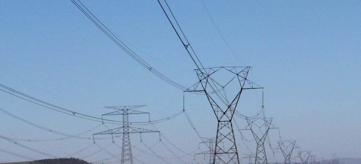 ANEEL define receitas das transmissoras, com redução média de 0,70% na conta de luz