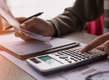 Dinheiro curto: famílias atrasam contas e têm dificuldade para bancar despesas