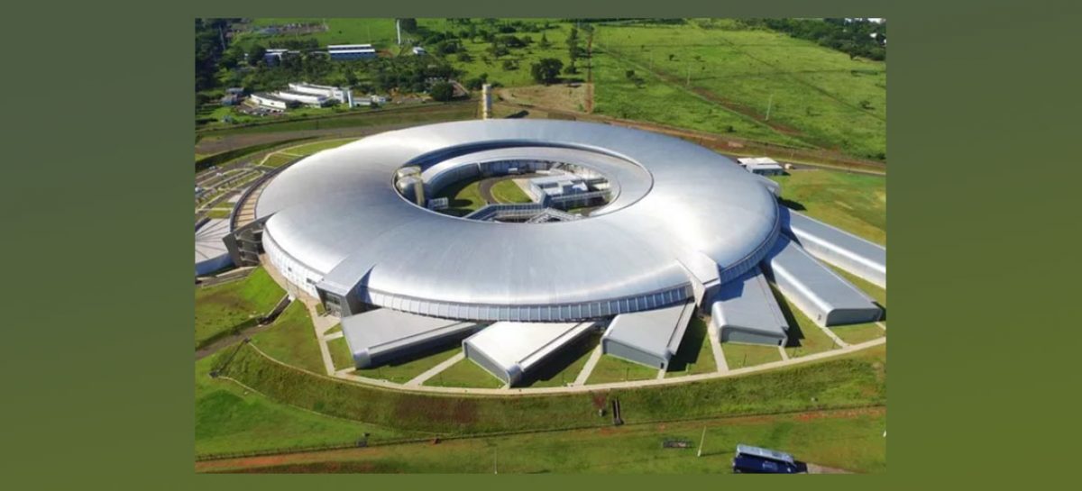 Pesquisadores responsáveis pelo Sirius, o acelerador de elétrons, lutam por salário