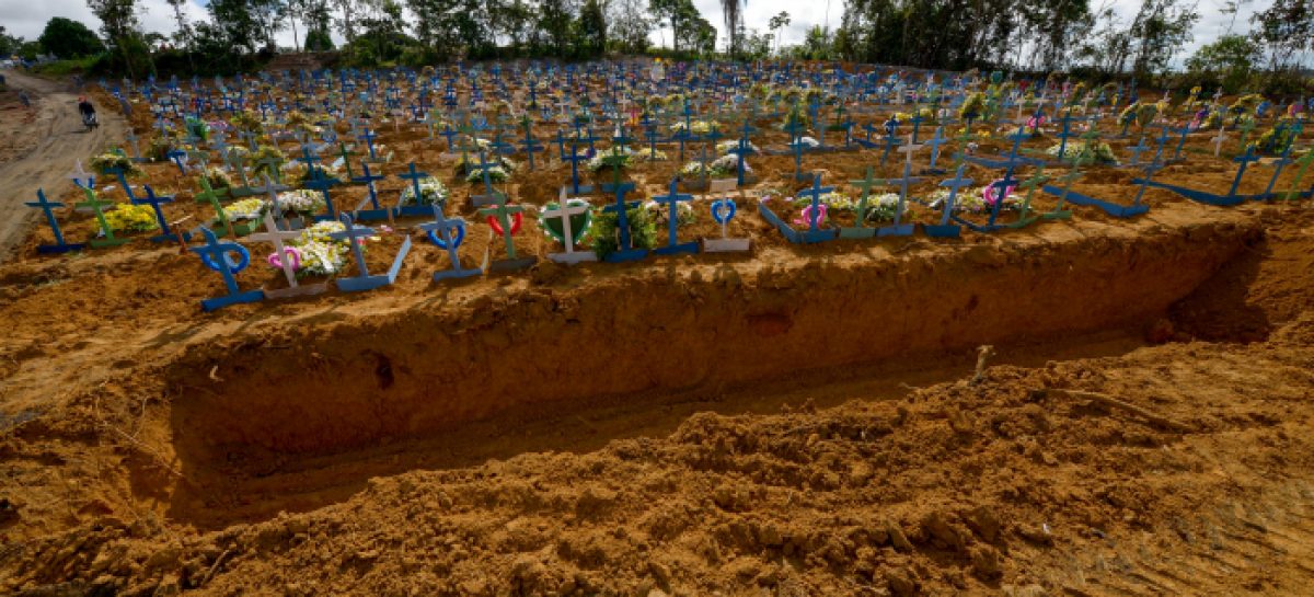 Número real de mortes por Covid no Brasil passam de 613 mil, afirma Fiocruz