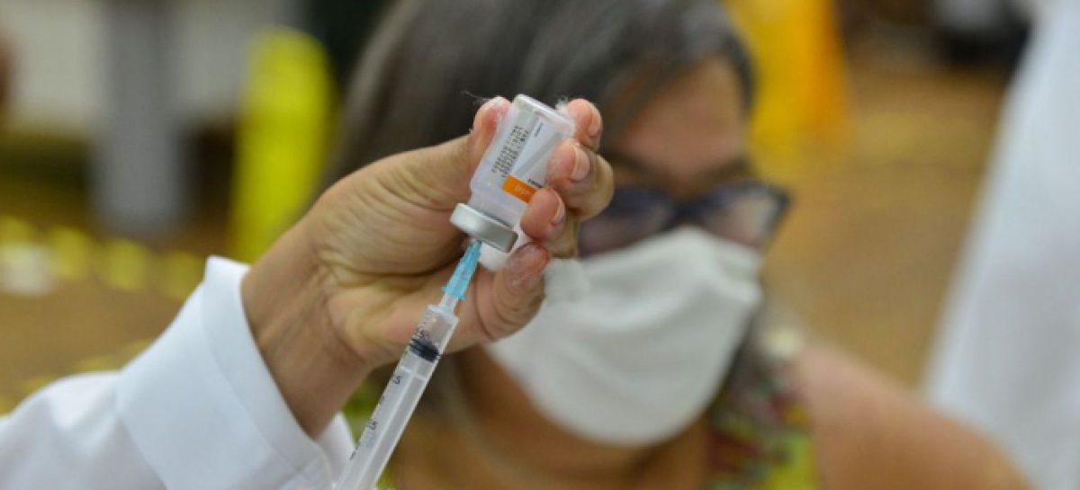 Enquanto Delta avança, Ministério da Saúde estoca 7,9 milhões de doses de vacinas