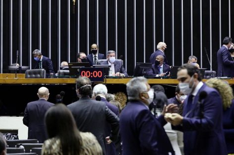 Sob protestos da oposição, Câmara aprova ‘PL da Grilagem’; texto vai ao Senado